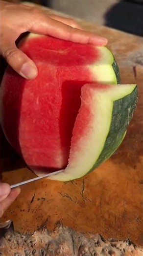 Cutting a juicy, sweet red Watermelon. #watermelon #fruit #fruitcutting #fruitandlife #shorts
