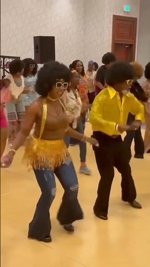 🔥 SUPER BAD Line Dance! Who’s bringing the 70s vibes back? 🕺🏾🪩 #LineDance #70sParty #SoulTrain
