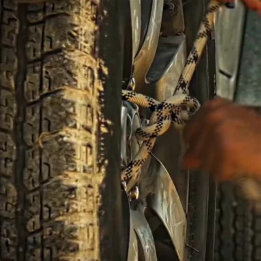 楤✈一๖ۣۜǤнσsτ⌁ᴳᵒᵈ on Instagram: "1Hot Air Balloon Trouble | The Untied Knot Disaster 🎈. . Follow @moonlight_flim More Videos 😁 . . A fun hot air balloon ride turns into a terrifying disaster! While the passengers are celebrating with champagne and taking pictures, a critical error is discovered: the man responsible didn't tie the ropes to the basket! 🤯As the balloon drifts perilously close to giant wind turbines, the passengers panic. The attempt to release the propane tank to rapidly descend l