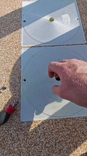 1.2K views | Adding chlorine tablets to different swimming pools #oddlysatisfying #swimmingpools #Reels #asmr #poolmaintenance | The Pool man UK | Facebook