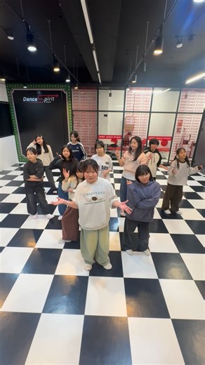 스피릿댄스스튜디오 on Instagram: "공연준비 중에도 틈나는 릴스 럽럽럽❤️ 사랑둥이들😍 @spirit_dancestudio 인스타 팔로우 고고씽👉 #경기광주댄스 #경기광주댄스학원 #경기광주방송댄스 #경기광주스트릿댄스 #경기광주힙합 경기광주코레오 경기광주베이직 경기광주왁킹 경기광주락킹 경기광주kpop댄스 hiphop poppin choreo kpop basic waacking breaking locking 취미 입시 전문 유아댄스 키즈댄스 성인취미댄스 다되는 스피릿으로 오세용 원하는 클래스 시간대에 맞춰오시면 언제든 참관이 가능합니다 031 8027 9126!!!!"