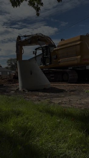 When you have nothing better to do but drive and watch your husband work. #construction #local150 @Dalton Zellers