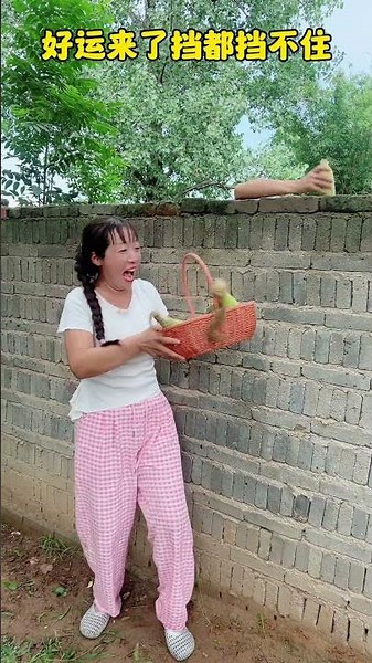 Good luck is coming and you can't stop it. #A joke of funny Xuan Mao# Rural Comedy #Funny Skits# Ru