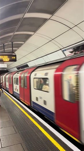 2009 Victoria Line At Victoria
