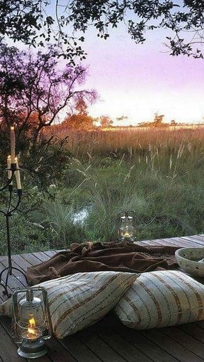 Botswana is Africa’s hidden gem you’ve been dreaming of without even knowing it. Why is it so special? • Untouched Wilderness: Vast, remote landscapes mean you get the wild all to yourself with no crowds, no distractions. • Okavango Delta: A unique inland delta where waterways weave through the wilderness, perfect for boat safaris and incredible wildlife sightings. • Makgadikgadi Salt Pans: One of the world’s largest salt flats, a surreal landscape unlike anywhere else on Earth. • Rich Wildlife: