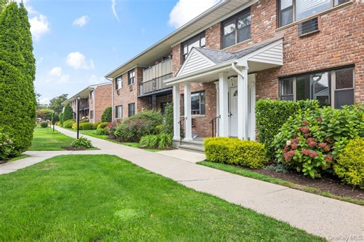 216 Fulton St #1F, Farmingdale, NY 11735 - MLS 907713 - Coldwell Banker
