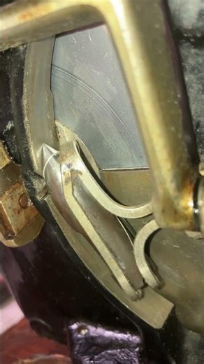 1900 Singer Vintage Sewing Machine Model 28K Vibrating Shuttle and Drive Mechanisms Short