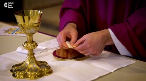 3.6K views · 542 reactions | As COVID-19 continues to limit access to the Eucharist, many priests are turning to spiritual communion to keep their flock connected to the Lord. | Catholic News Service | Facebook