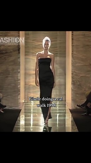 Gisele Bundchen Atelier Versace Runway Fashion Show