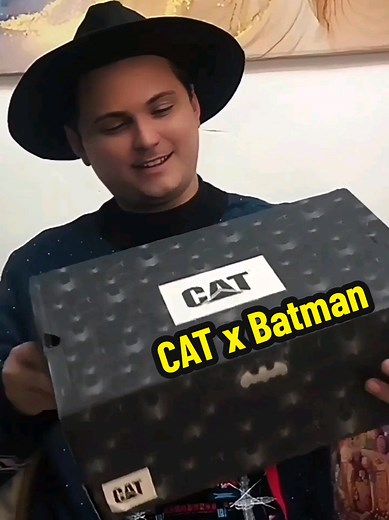 Botas Batman: Celebrando 85 Años de Legado en Gotham