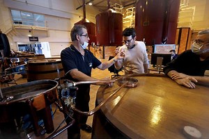 La Charente en images : le miracle de la double distillation du cognac