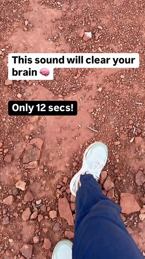 💫 This sound will clear your brain — and it only takes 12 seconds. What you’re hearing isn’t normal healing music. It’s the Golden Ratio Frequencies — tones built using the same mathematical pattern found in galaxies, seashells, flowers, pinecones, and even your DNA. The Golden Ratio (1.618…) is nature’s blueprint for harmony. When sound follows this pattern, your brain recognizes it instantly — and resets. Here’s what happens in the first few seconds: 🧠 Mental noise dissolves Your brainwaves