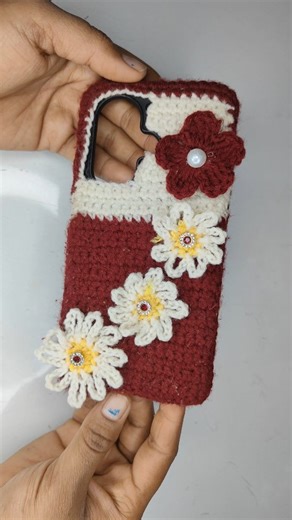 Hamare pyare lalla on Instagram: "Crochet phone case tutorial ♥️ #trending #laddugopal #newreels #krishna #crochet"