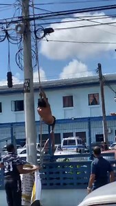 168K views · 784 reactions | PRISONER ALLEGEDLY TRIES TO ESCAPE POLICE CUSTODY | LiveZone | Facebook