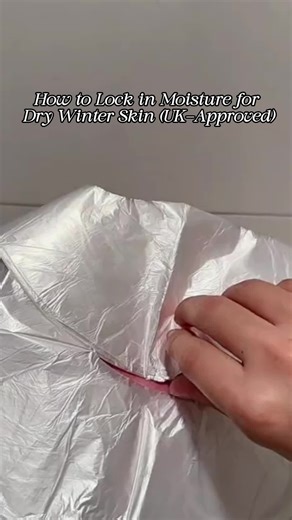 A plastic wrap mask😈😈 #fyp #makeup #makeuploo #makeuptransformations #doubleeyelid