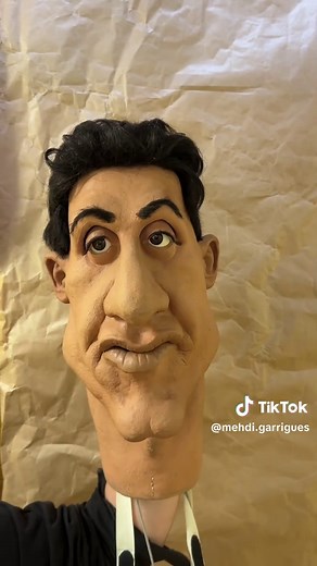 La Marionnette Commandant Sylvestre des Guignols de l'Info