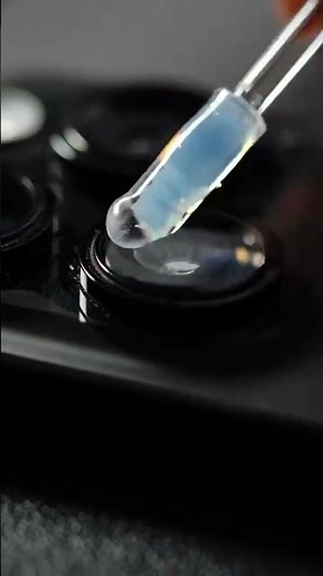 #2uul Camera Lens Cleaner Resin Synthetic Gel Stick for mobile phone camera lenses cleaning.