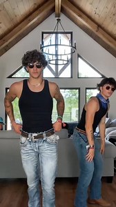 what’s all dat movement back der @lane #driptoohard | Jaydan armour