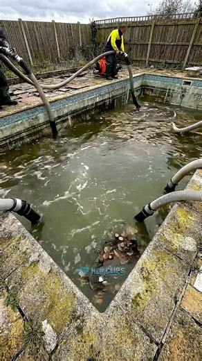 building new swimming pools. #sortvideo