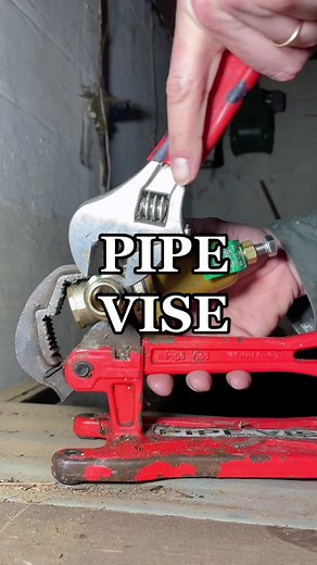 DIY Plumbing Repair Tools and Techniques with Pipe Vise