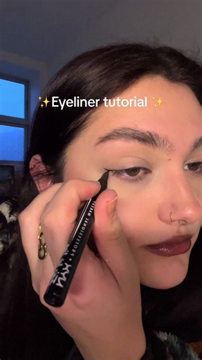 Replying to @Lucija🌞 Very chaotic eyeliner tutorial😁🤪 #eyeline #eyelinertutorial #fyp