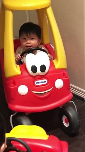 Tiny Emma & Kate Play Bumper Cars! So Cute!