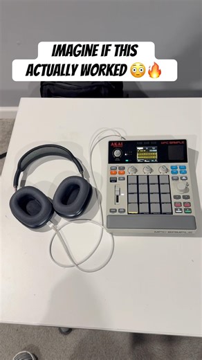 The MPC Sample & the AirPod Max 2 would make a crazy combo 🔥