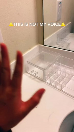 #voiceeffects organize my skin care products with me!#organize #skincareproducts #products#slincareroutine #skincare#preppy#aesthetic #asmr#organizeasmr #asmrsounds #fyp