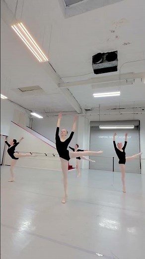 Let`s dance Petit Pas Jetes en Tournant in Combination in Center