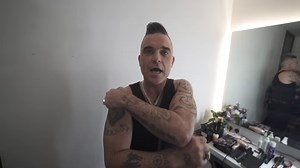 147K views · 3.3K reactions | Delighted to announce I will be playing at The Pointe at Palm Jumeirah in Dubai on 24th Jan. Tickets are available here - RobbieWilliams.lnk.to/PalmJumeirahDubaiFA | Robbie Williams | Facebook