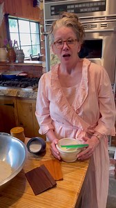 Wow Wednesday!!! It’s never too late to learn something new…and isn’t it fantastic when it’s a helpful tidbit too? @melissagilbertofficial wanted butter on her toast for breakfast but it was too hard to spread so we’re sharing what she discovered❣️ Have you experienced the “I was today years old when I learned…WHAT?” We really want to hear from you! Please share with us in our comments below…and not for nothing but we LOVE this butter 🧈 trick to soften it right out of the refrigerator (if you k