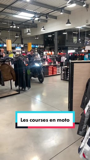 Le shopping en moto 😅