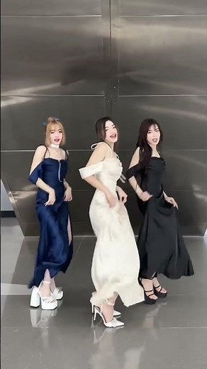 Girls Dance in Perfect Harmony | Unstoppable Moves & Energy! #DanceShorts #GirlPower