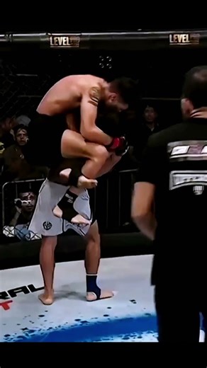 This Is Why Men’s MMA Is So Dangerous