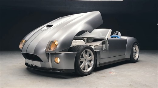 Secrets and quirks of the 645 HP V10 Ford Shelby Cobra concept