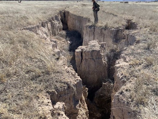 A national crisis: Giant cracks are appearing across southwestern US