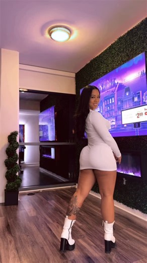 Kayla G. on Instagram: "Love this T-Shirt dress from @embrace.by.kg 😍 While website 25% off right now !"