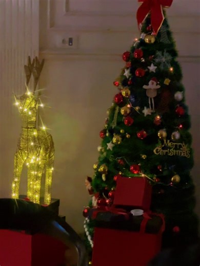 New beginnings taste better at Atum ☕✨ Step into the year with warmth, style, and calm 🎄 📍 14 Mohamed Mahmoud St, Tahrir Square #downtown #atumcafe #Cairo #newyear