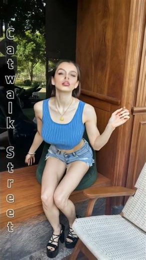 Catwalk Street | Dreamgirl Catwalk | Fashion Style | Beautiful Girl #model #outfit #fashion