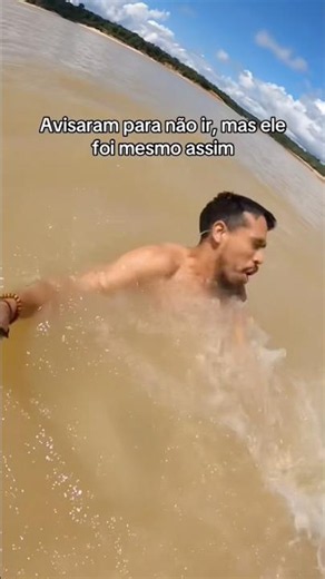 Difícil nadar com a câmera na mão.
