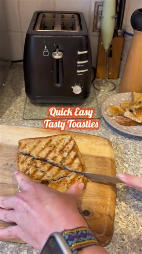 A hot toasted sandwich is the perfect comfort food at this time of year, and you can make them easily and mess-free with this microwave toasty maker #toastie #toast #toasted #kitchengadget #comfortfoods