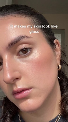 Best Powder Highlighter for Glass Skin Look