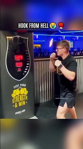 Bro destroys the punch machine with a left hook #boxing #arcade #punching