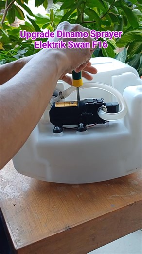 32K views · 173 reactions | Bagi temen² petani yang menginginkan hasil semprotan tangkinya lebih kencang dari pada bawaannya bisa diupgrade menggunakan pompa hiu dualpump ya,yuk bisa diorder disini ya pompa hiu dualpumpnya @https://vt.tokopedia.com/t/ZSHvUaT7bqCLj-AgTWr/ | Uswatun Hasanah | Facebook