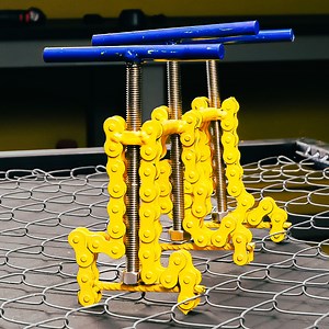 1.2M views · 3.8K reactions | Make Your Own Wire Mesh Fence Using These 3 DIY Tools! | Crafty Panda How | Facebook