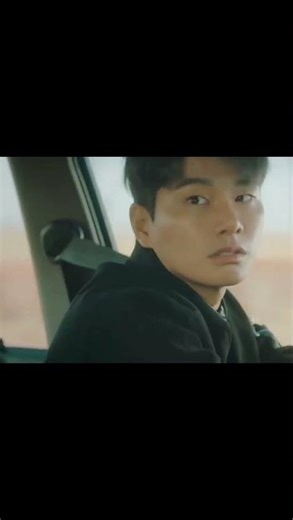 She slapped the guy outside 😂😂