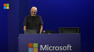 Satya Nadella demos an app he built | Microsoft AI Tour Bengaluru | Quiriën Maduro