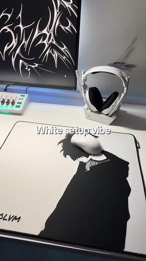 White setup vibe #setup #tech #techtok #whitesetup