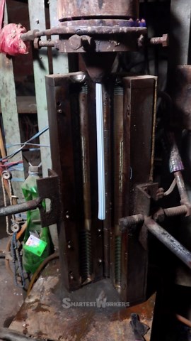 Witness the Satisfying Transformation Via Molding Machine