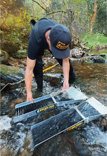 Gold Waschen: Eine Schatzsuche im Fluss